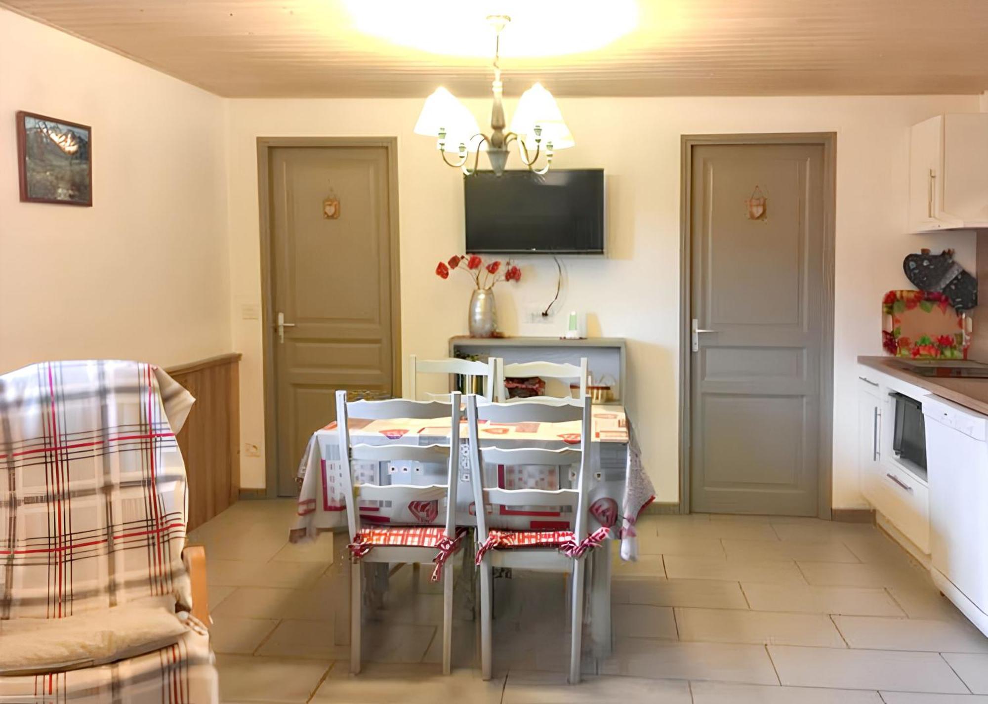 Appartement Cosy A Cornimont 30 M² Avec Terrasse Et Vue Montagne Eksteriør bilde